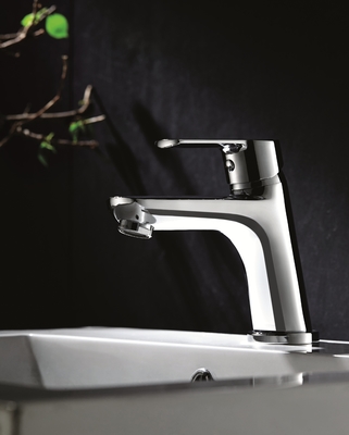 Torneira de lavatório comercial com alça única de metal cromado 142 mm de altura